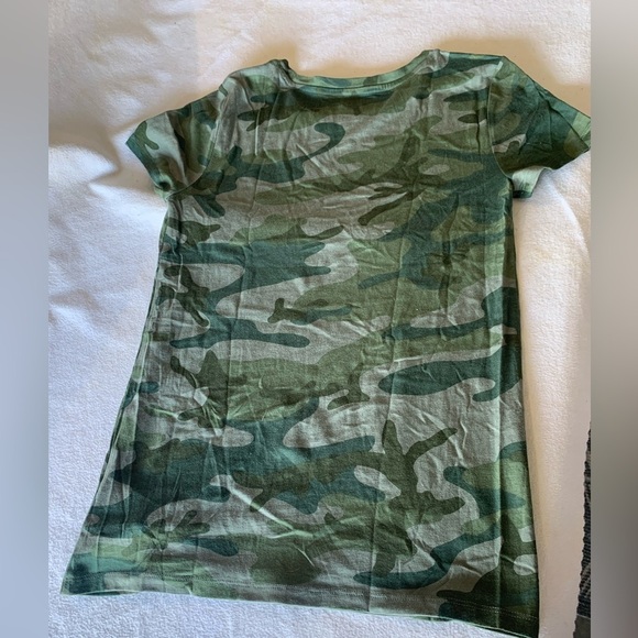 GAP “Favorite T” - Green Camo Print Size XS NEW - Picture 5 of 5